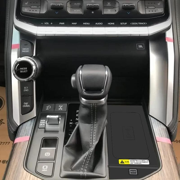 Wireless charger for Toyota Land Cruiser LC300
